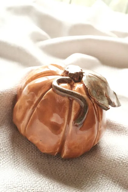 Devine Perks pottery piece
