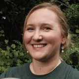 Portrait of Kelly Devine, the potter behind Devine Perks